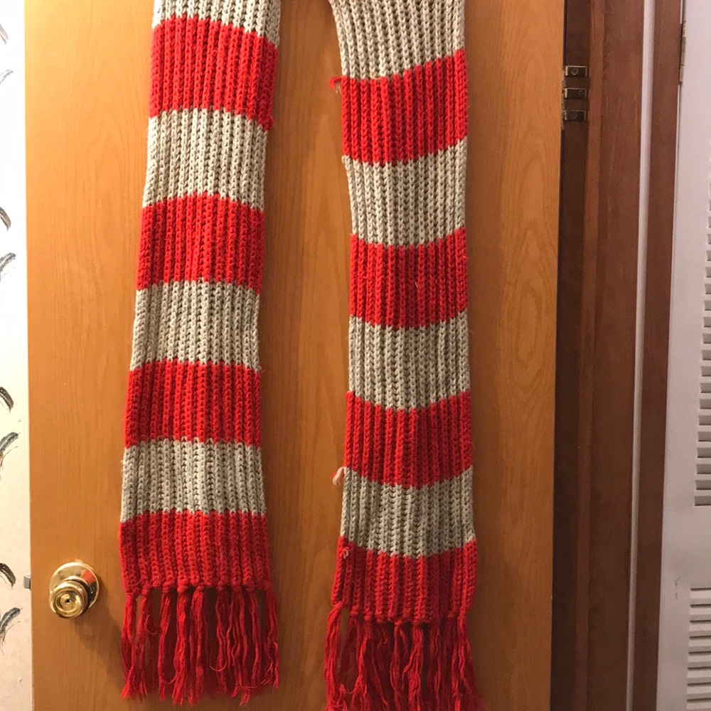 Knitted scarf